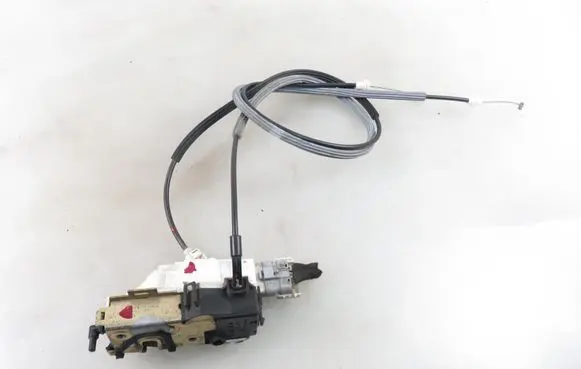 Peugeot 1007 Front door lock 9660701080D 9660701080