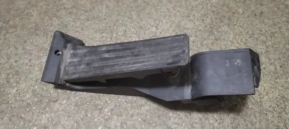 BMW 5 E60 E61 Accelerator throttle pedal 6786286 25916010