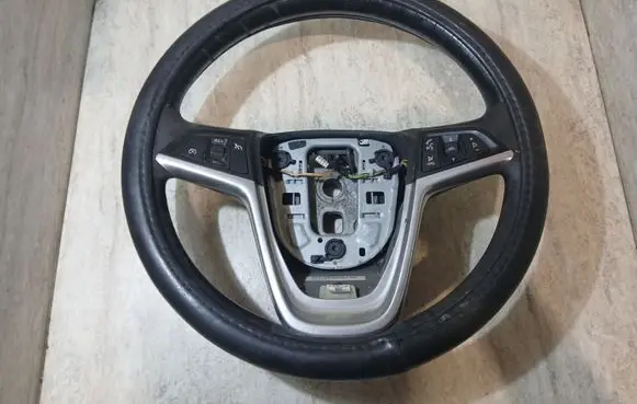 Opel Meriva B Steering wheel 13351023