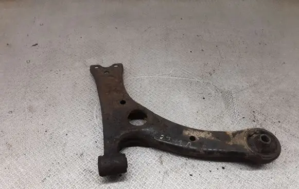 Toyota Corolla Verso E121 Front lower control arm/wishbone
