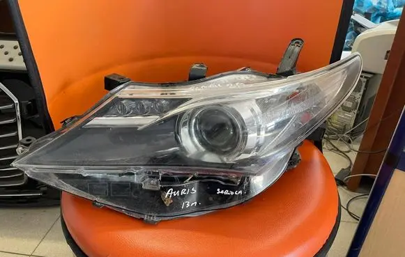 Toyota Auris E180 Headlight/headlamp 89907727