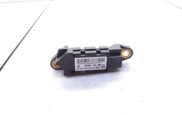 Mercedes-Benz C W203 Airbag deployment crash/impact sensor 0018209126 102469