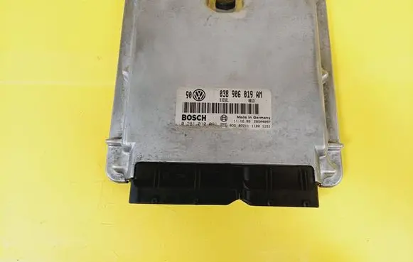 Volkswagen Golf IV Engine control unit/module 038906019AM 0281010091