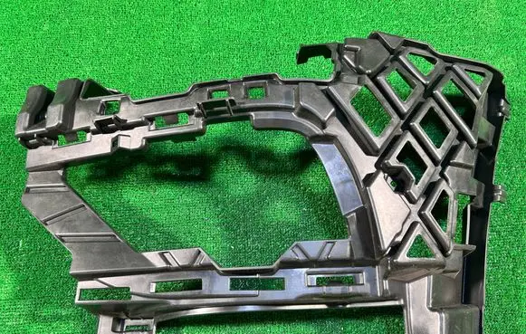 Volkswagen Tiguan Front bumper mounting bracket 5NA807723A