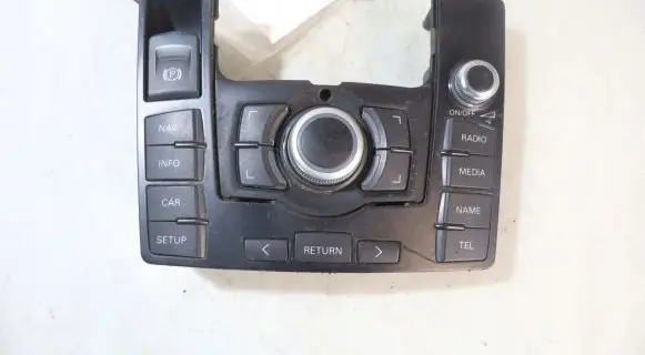 Head unit multimedia control