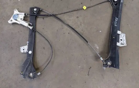 Mercedes-Benz CLK A209 C209 Front door electric window regulator 