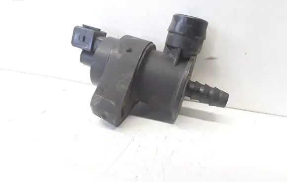 Volvo XC90 Valve vacuum 31104896