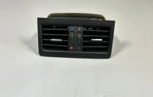 BMW 3 E90 E91 Rear air vent grill 6932023 64226932023
