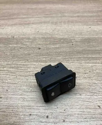 BMW 7 E38 Electric window control switch 8368974