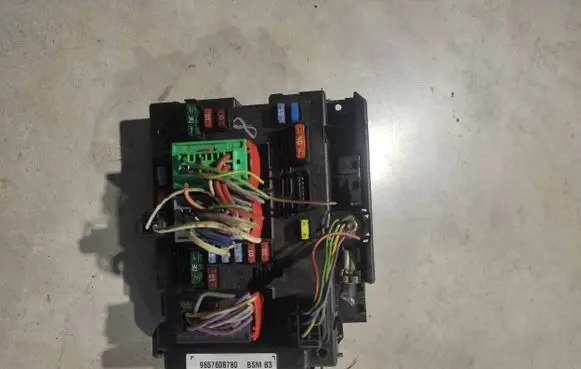 Citroen C8 Fuse module 9657608780 BSMB3 53743186