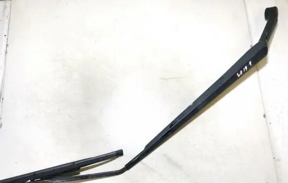 Toyota Avensis Verso Front wiper blade arm