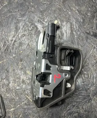 BMW 5 F10 F11 Rear door soft close latching motor 7154516 602890V