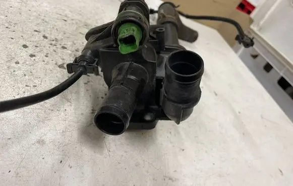 Peugeot 308 Thermostat/thermostat housing 9670253780 042651 042652