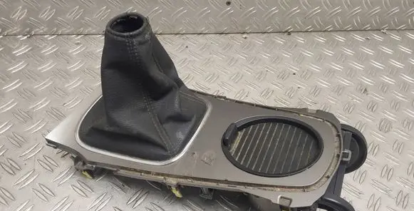 Toyota Avensis T270 Gear shifter surround trim plastic 5562505020