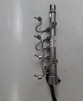 Mercedes-Benz GLA W156 Fuel main line pipe A6510700495 R9144Z240A