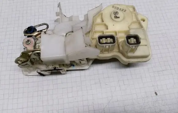 Honda Jazz Front door lock