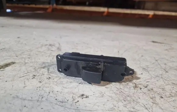Mazda 6 Electric window control switch GS1D66370