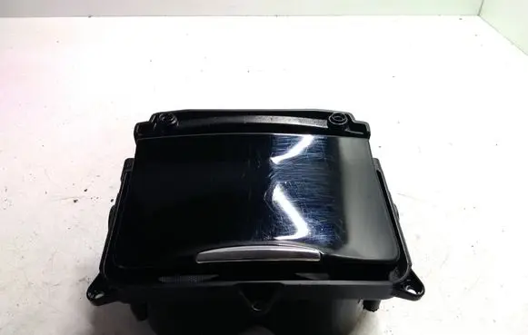 Cup holder front