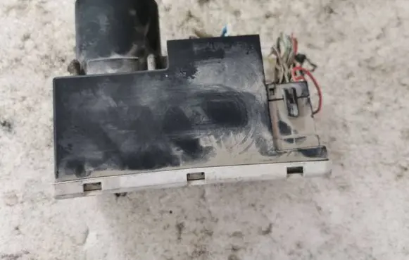 Audi A3 S3 8L Central locking vacuum pump 8D0862257B
