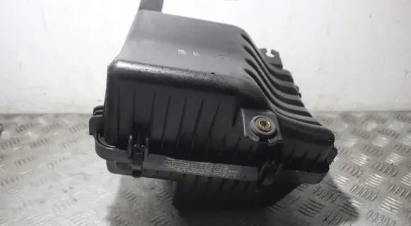 KIA Sorento Air filter box 281103E200