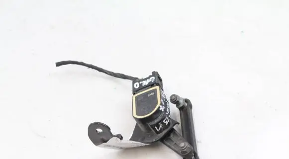 BMW X5M E70 Rear air suspension level height sensor 6853753 37146853753