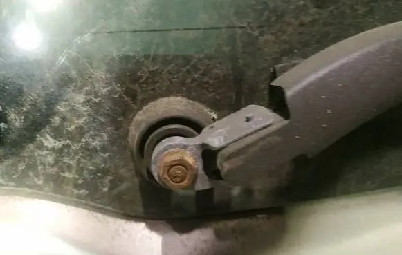 Nissan Quest Rear window wiper motor