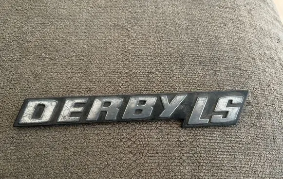Volkswagen Derby I Manufacturers badge/model letters 865853746