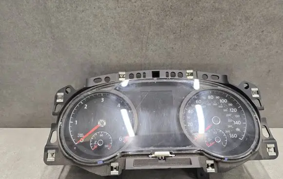Volkswagen Golf VII Speedometer (instrument cluster) 5G0920960A 1355021182 VDD024080