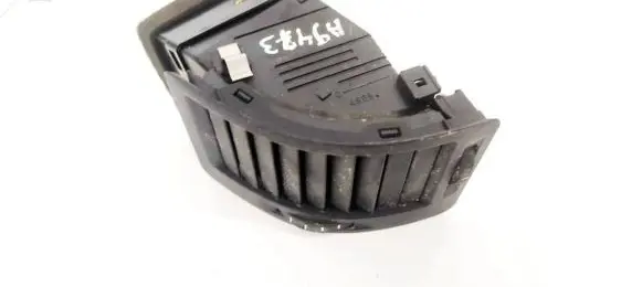 Skoda Octavia Mk2 (1Z) Dash center air vent grill 02124902W