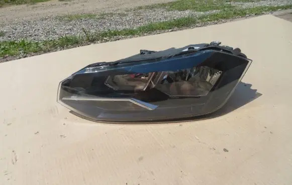 Volkswagen Polo VI Headlight/headlamp OEM