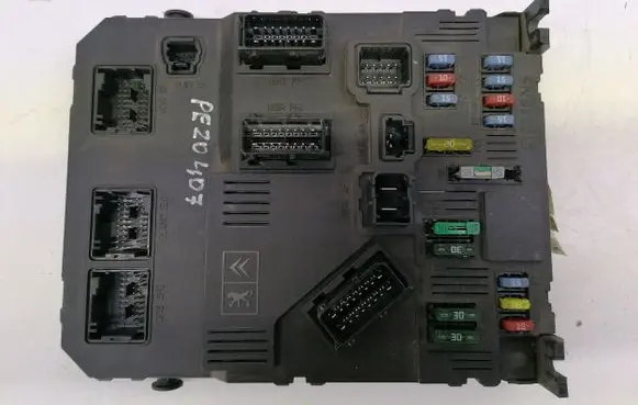 Peugeot 407 Comfort/convenience module S120104600