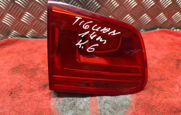 Volkswagen Tiguan Tailgate rear/tail lights 5N0945309 A046341