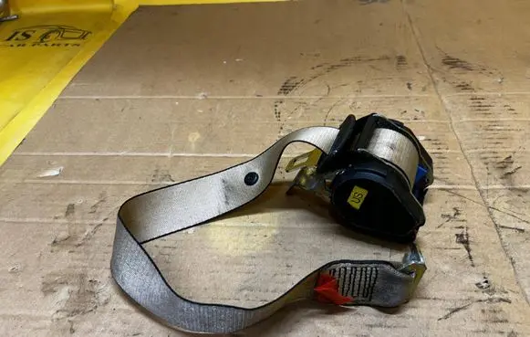 BMW 7 E38 Rear seatbelt 72118174390 8174390