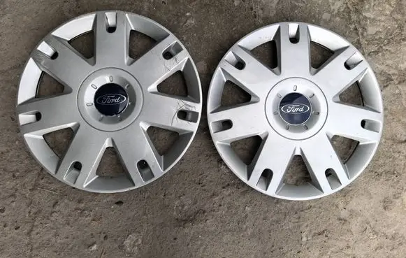 Ford Fusion R15 wheel hub/cap/trim 2N111130CA