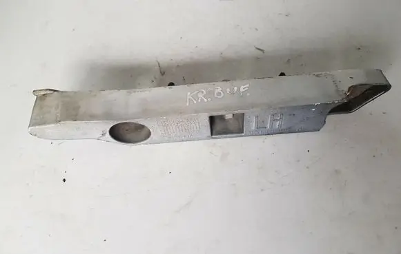 Ford Focus Front bumper mounting bracket 8M5117D959AD