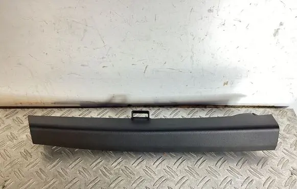 (D)pillar trim (top)