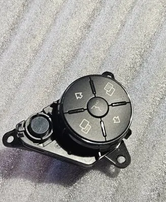 Mercedes-Benz GL X164 Steering wheel buttons/switches 1648700558 A1648700558
