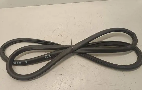 Opel Astra K Front door rubber seal 