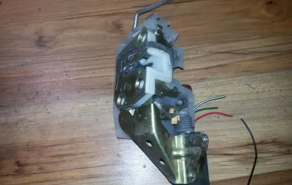 Mazda 323 Front door lock