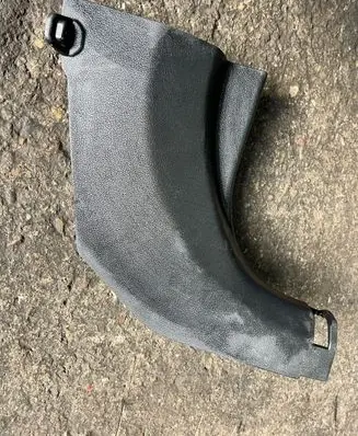 Hyundai Santa Fe Front sill trim cover 85824S1000