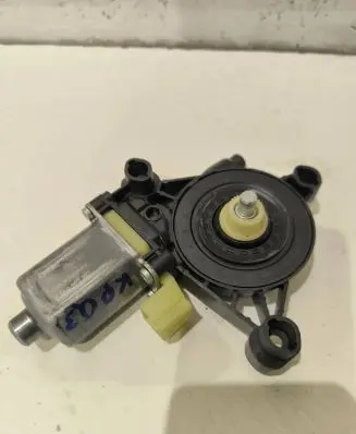 Audi Q3 8U Front door window regulator motor 0130822876 F850202102