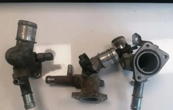 Hyundai i30 Thermostat housing 