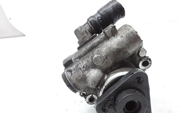 Audi A6 S6 C5 4B Power steering pump