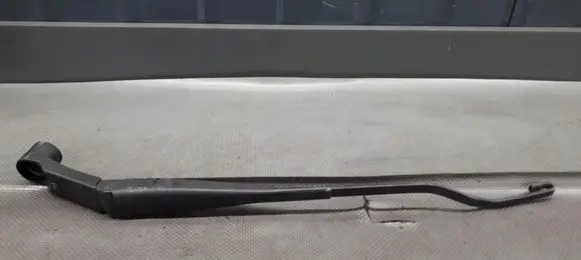 Hyundai i20 (GB IB) Front wiper blade arm