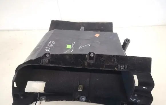 Glove box