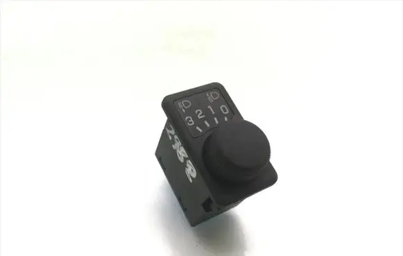 Nissan Primera Headlight level height control switch 37C44A