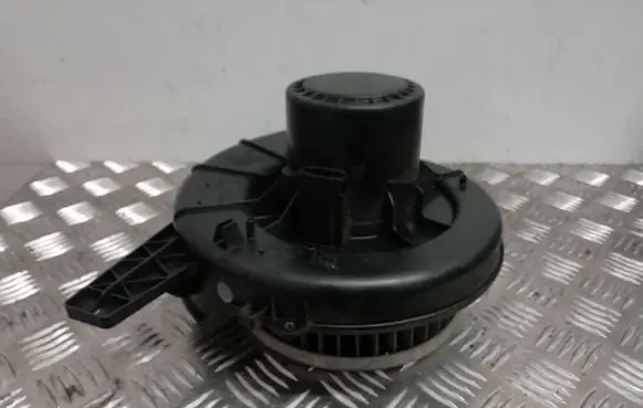 Volkswagen Polo Heater fan/blower 6Q1820015C A1916