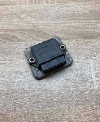 Volkswagen Golf II Ignition amplifier control unit 191905351B