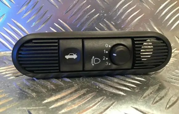 Jaguar XJ X308 Headlight level height control switch GNC6880AA