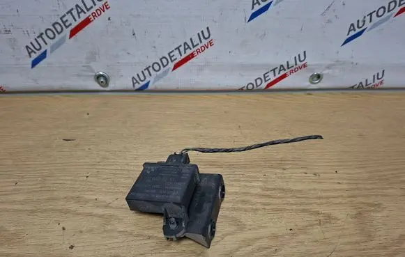 BMW X5 E70 Tire pressure control unit 6771042
